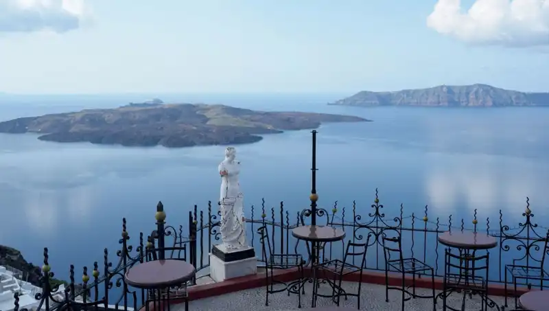 Santorini'de Tedirgin Bekleyiş: Ada Sular Altında Kalabilir!