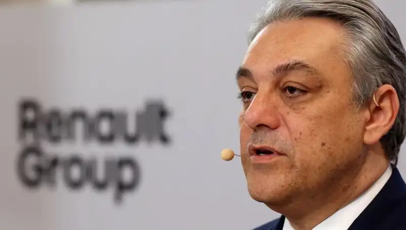 Renault’da Üst Düzey İstifa: Şirketin Geleceği Ne Olacak?