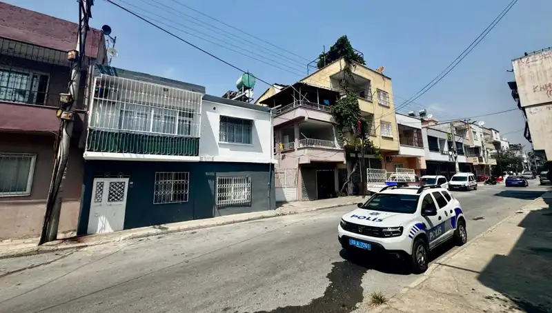 Silah Sesleri Sonrası Çıkan Paniğin Ardından Anne Kız Evinin İçinde Bulundu