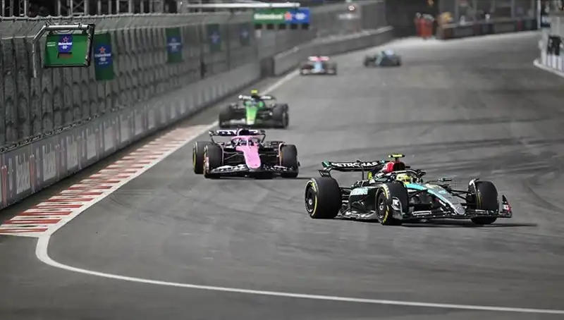 Yeni Formula 1 Sezonu Heyecanı: 2024'te Neler Bekleniyor?