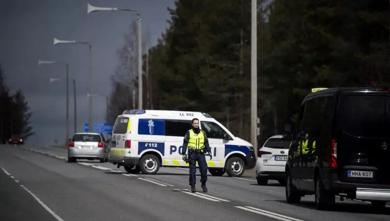 Finlandiya'da Okulda Bıçaklı Saldırı: Öğrenciler Yaralandı, Şüpheli Gözaltında