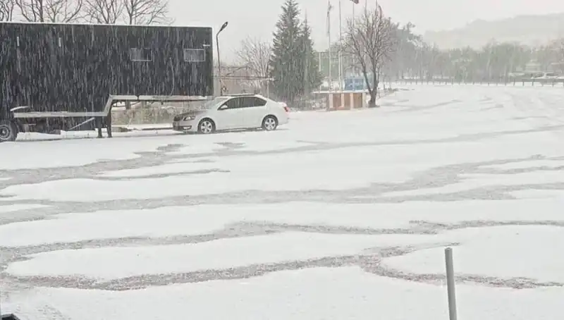 Tekirdağ'ı Kapsayan Beyaz Tül: Ceviz Büyüklüğünde Dolu Yağışı!