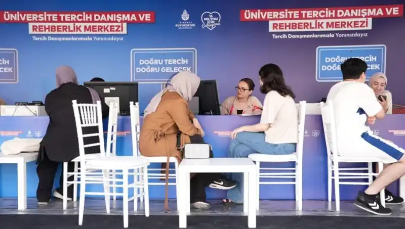 İstanbul'da Öğrencilere Yönelik 24 Yeni Tercih Danışma Merkezi Açıldı