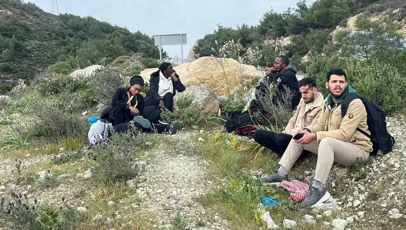 Düzensiz Göçmenlerin Yakalanması: İki İl, 20 Kişi