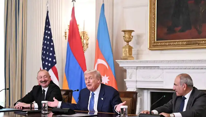 Aliyev'den Ermenistan'a Çarpıcı Anayasa Çağrısı: Zaman Kaybına Gerek Yok!