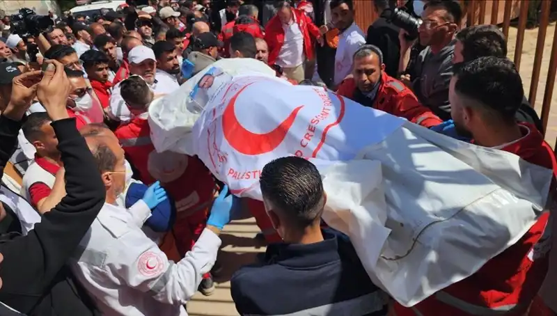 Gazze'deki Katliamın Sırrı: Sağlıkçılar Hedef Alındı mı?