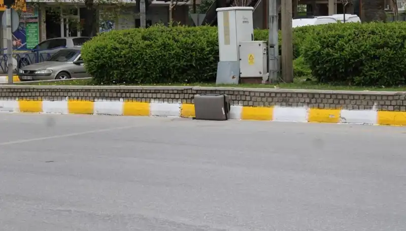 Minibüsten Düşen Valiz, Şehirde Büyük Panik Yarattı
