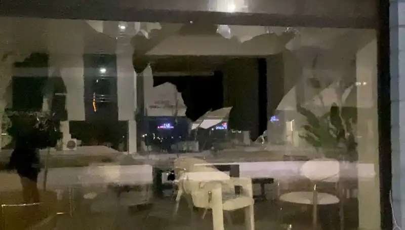 Mobilya Mağazasına Taşlı Saldırı: Olayın Ardındaki Sebepler Neler?