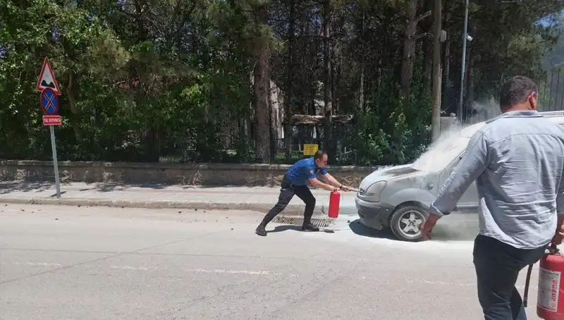 Emniyet Binasının Önünde Yangın: Aracın Alev Almasının Sebebi Ne?