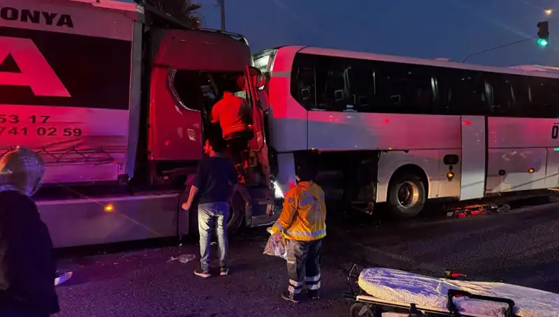 4 Araçlık Zincirleme Trafik Kazası: Korkunç Kayıp ve Dram