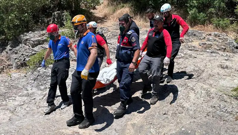 Kayalıkların Arasında Sır Ölüm: Dağ Yürüyüşü İpuçları ve Tehlikeler
