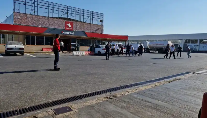 İki Aile Arasındaki Omuz Atma Kavgası Akaryakıt İstasyonunu Karıştırdı