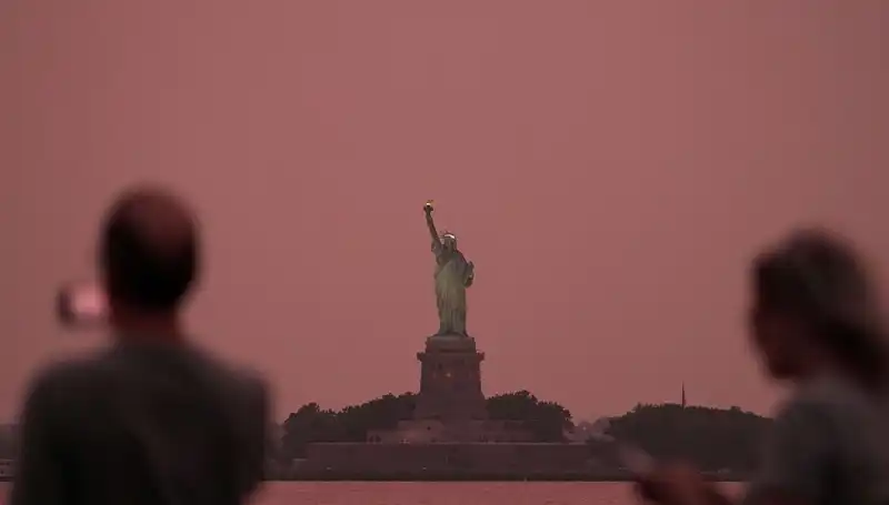 Kanada Yangınları: New York'u Saran Dumanların Korkutucu Etkisi