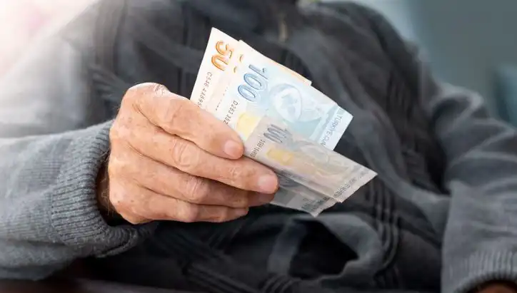 Emekli İkramiyeleri İçin Tarihi Artış: 4 Bin TL'lik Teklif Yolda!