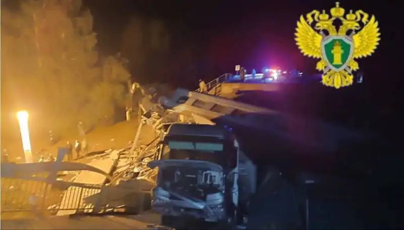 Rusya'da İki Köprü Çökmesi: Yolculukların Güvenliği Tehlikede