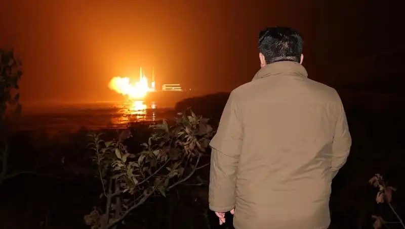 Kuzey Kore'nin Silahları: Amerikan Halkı Hangi Bedeli Ödüyor?