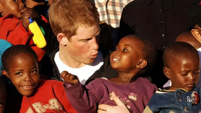 Prens Harry’nin 20 Yıllık Yardım Misyonu: Afrika’da Şok İstifa