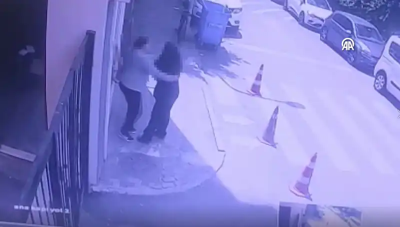İstanbul'daki Lise Tuvaletinde Yaşanan Dehşet Olayı Gündeme Oturdu