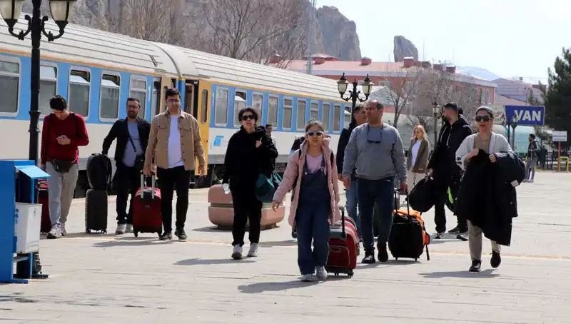 İranlı Turistlerin Nevruz İle Van’a Büyük Akını Başlıyor