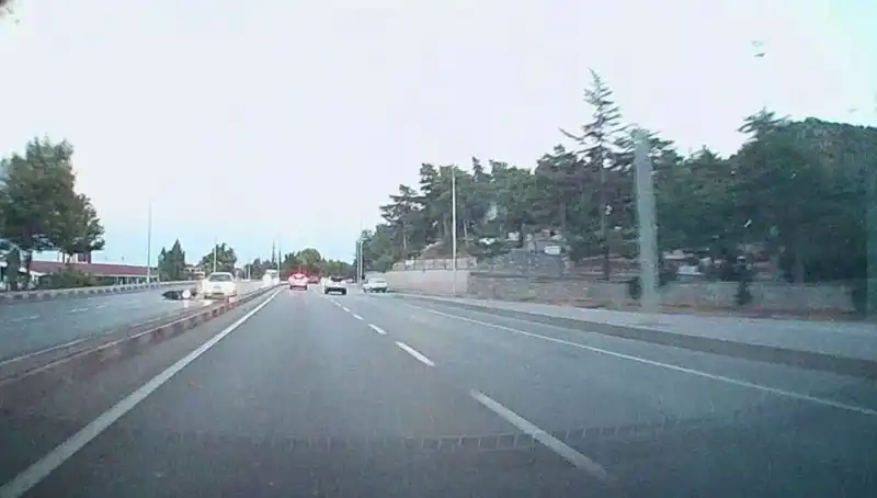 Ümraniye'de Otomobil ile Motosiklet Çarpıştı: 1 Kişi Yaralandı