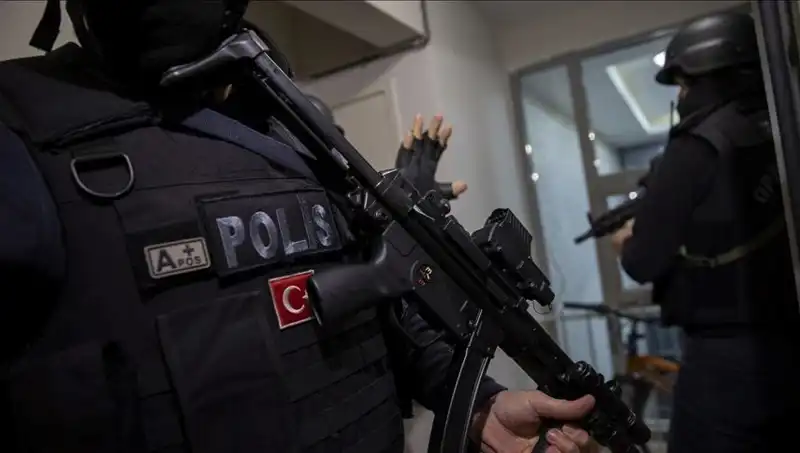 Samsun'da Uyuşturucu Operasyonu: 3 Bin 962 Sentetik Ecza Hapı Ele Geçirdi