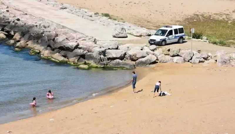 Sinop'ta Yaz Tatili Keyfine Ara Veren Denize Giriş Yasağı