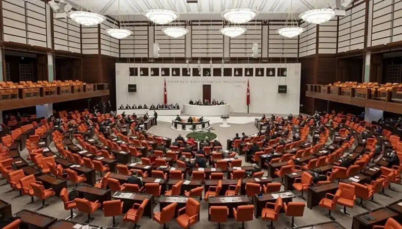 Meclis'te Gıda Zehirlenmesi İddiaları: Hasan Turan'dan Açıklama Geldi!