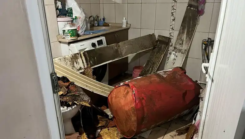 Ege Bölgesi'nde Fırtınanın Yıkıcı Etkileri: Hayat Durma Noktasına Geldi