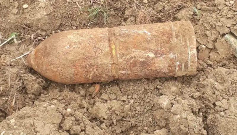 Çanakkale'de Bulunan Patlamamış Top Mermisi Hem Şaşırttı Hem Endişelendirdi