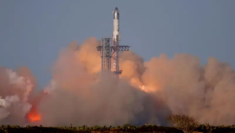 SpaceX'in Starship Roketi 8. Uçuş Testiyle Uzaya Bir Adım Daha Yaklaştı