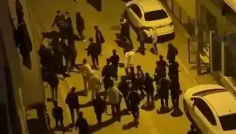Esenyurt'ta Sopalı Kavga: Gençler Arasında Mahalle Baskını Heyecanı