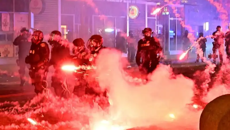 Los Angeles'taki Protestolar: ABD Genelinde Yayılmaya Devam Ediyor