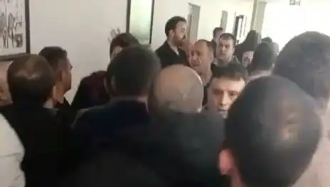 Karamürsel Belediyesi'nde İhale Kavgası: Nedenleri ve Sonuçları Nelerdir?