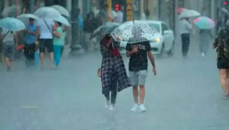 Meteorolojik Uyarılar: Yangın Bölgelerinde Rüzgar, İstanbul'da Sağanak Yağış Bekleniyor