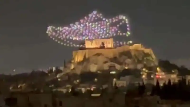 Akropolis Üzerinde Drone ile Yapılan Reklama Soruşturma Başlatıldı