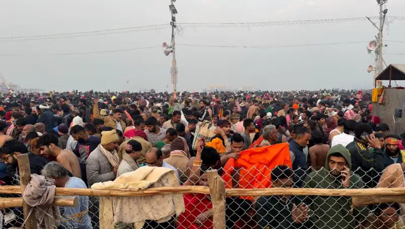 Hindistan’da Dini Festivalde İzdiham: Altı Kişi Hayatını Kaybetti