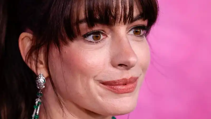 Hollywood Yıldızlarının Gözde Estetik Trendine Dikkat: Ölü Deri Enjeksiyonu