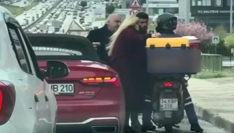 D-100'de Dehşet Saçan Anlar: Motokurye Tartışması Silah Çekmekle Sonuçlandı