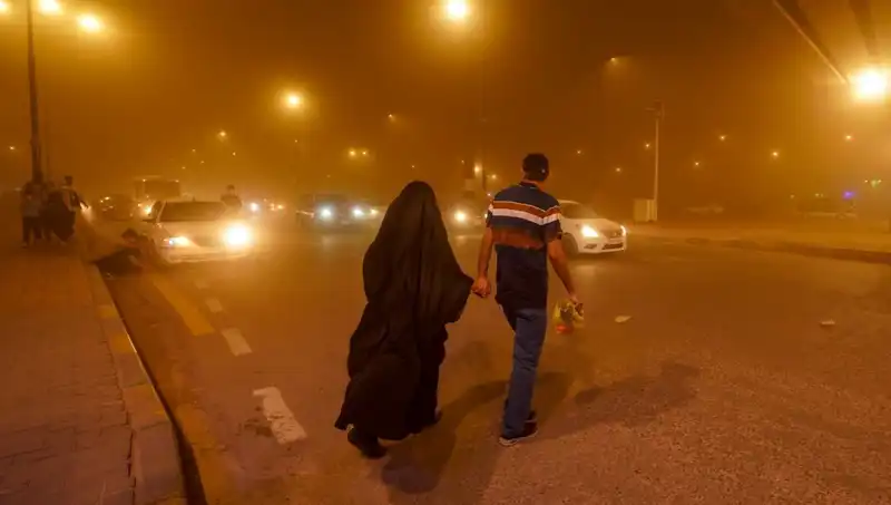 Irak'ta Kum Fırtınası: Hava Taşımacılığı Durma Noktasına Geldi