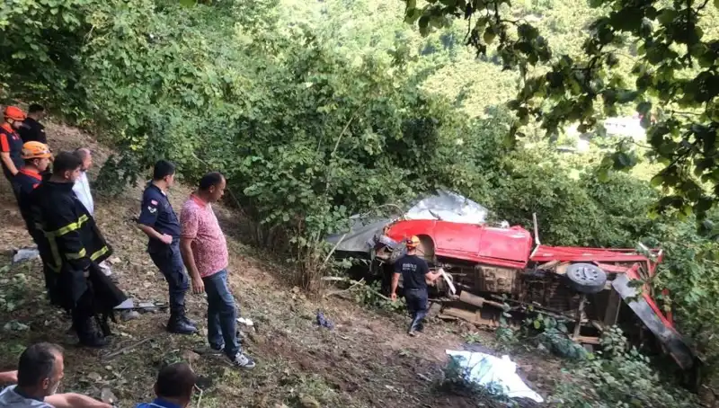 Fındık İşçilerini Taşıyan Araç Şarampole Yuvarlandı: Korkunç Kaza ile Can Kayıpları Yaşandı