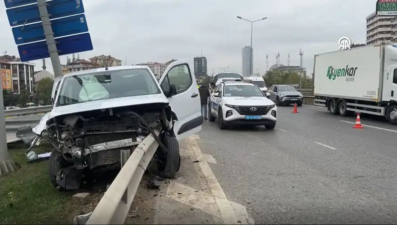 Otoyolda Meydana Gelen Feci Kaza: Bariyere Saplanan Araç Şoke Etti