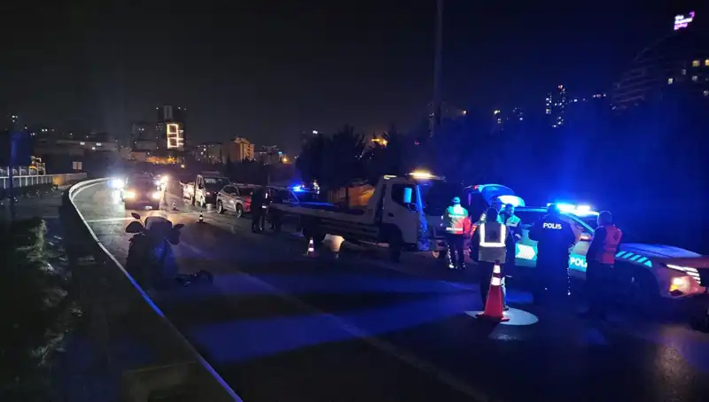 TEM Otoyolu’nda Şok Edici Kaza: Yatan Kişi Metrelerce Sürüklendi