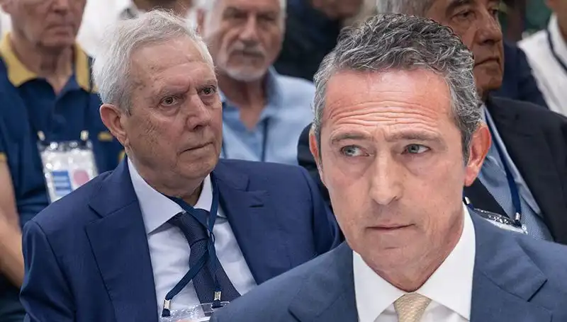 Fenerbahçe Divan Kurulu'nda Aziz Yıldırım'ın Adaylığı Geçtiği Tartışmalar